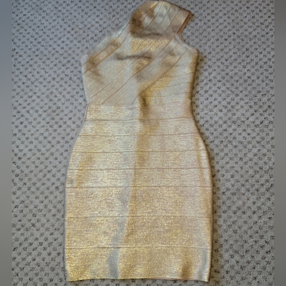 Dresses & Skirts - One sleeve dress